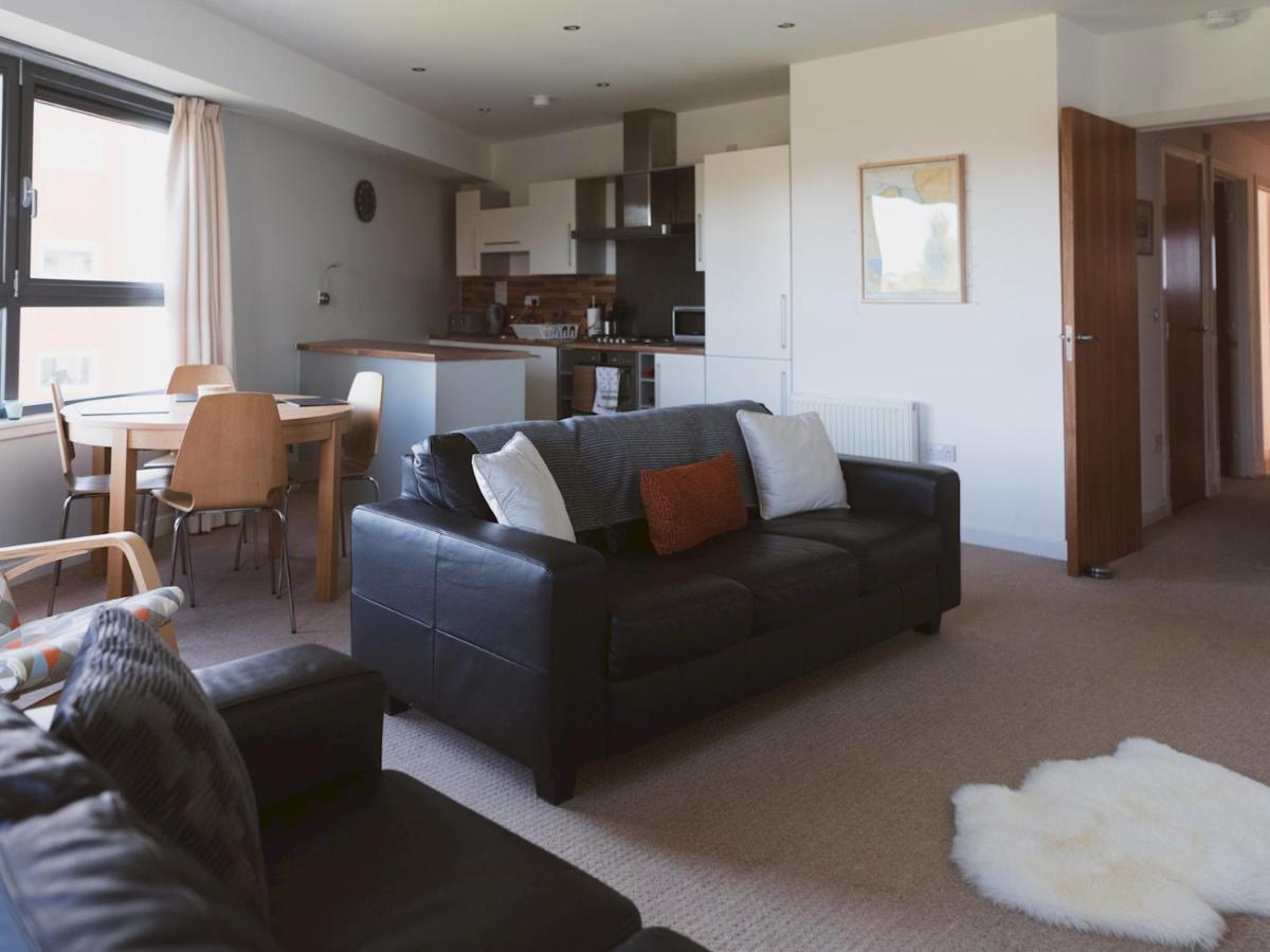 Pass The Keys Lovely 2-Bed Flat Glasgow Harbour Free Parking Extérieur photo